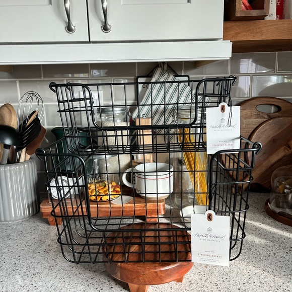 Meet the Posher-Hi I'm Stephanie! - Picture 2 of 6